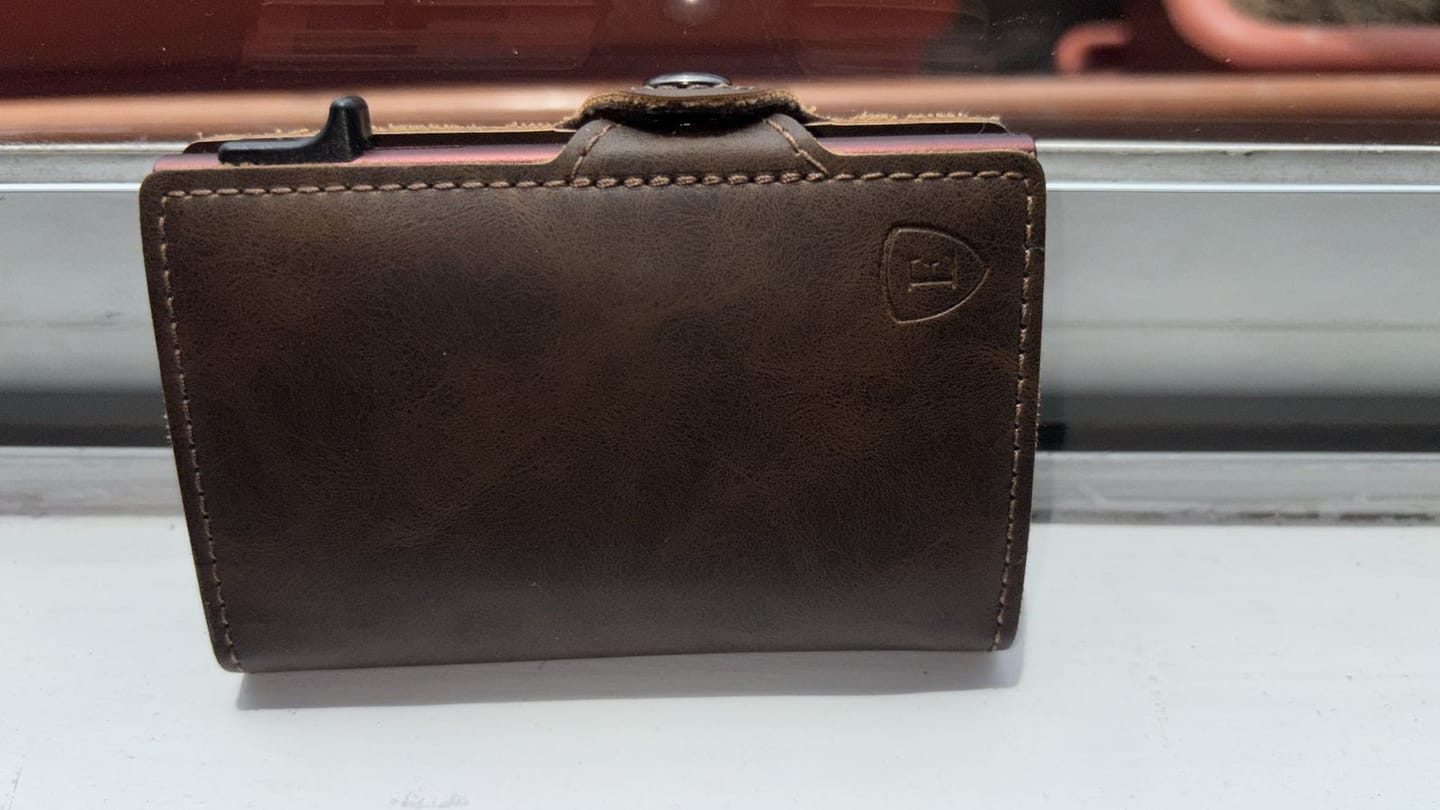 Customer photo review of E-DARK BROWN