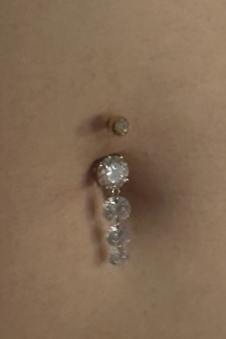 Customer photo review of Hi-Life Teardrop Dangle Belly Piercing - Titan