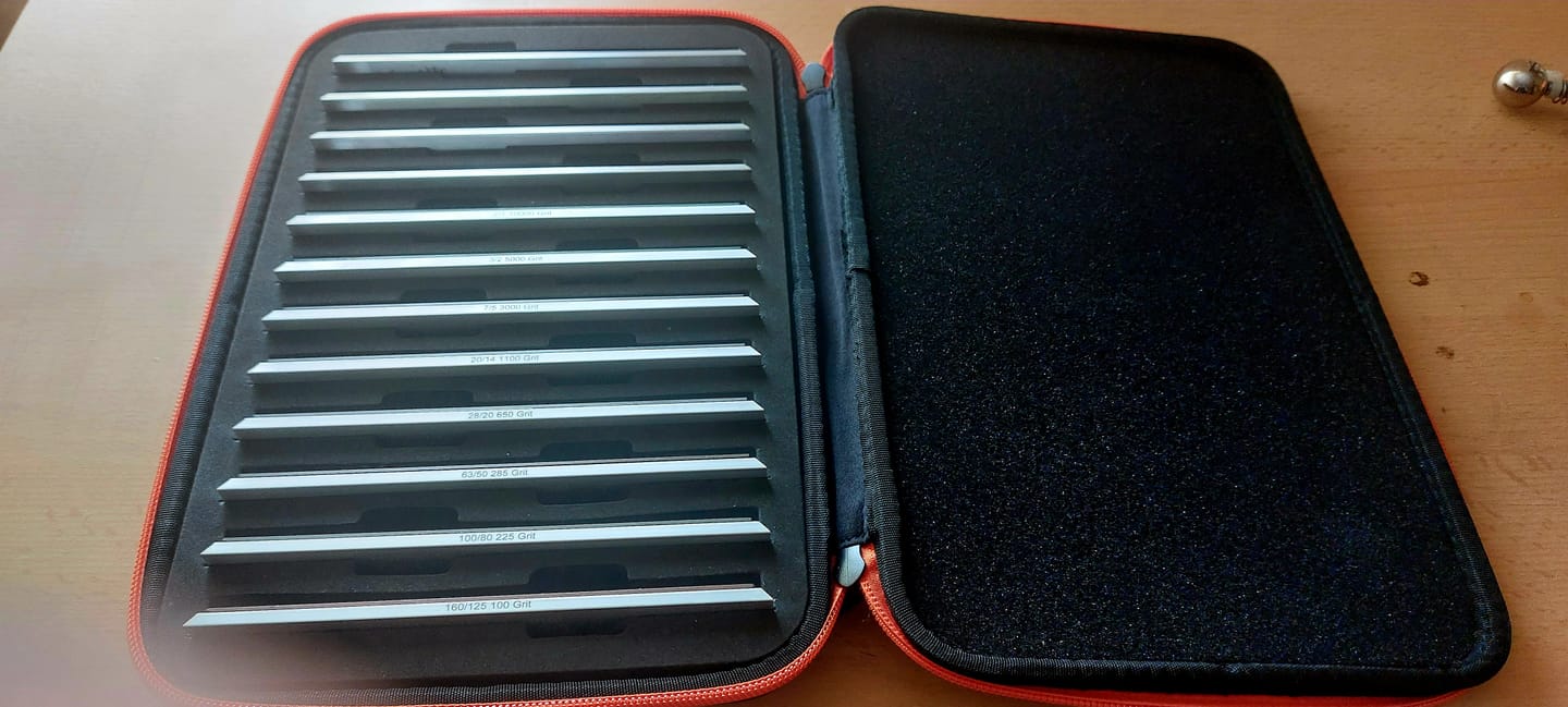 Customer photo review of Hard case for 12 stones