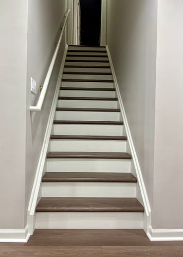 Customer photo review of Winsly Oak Stair Tread