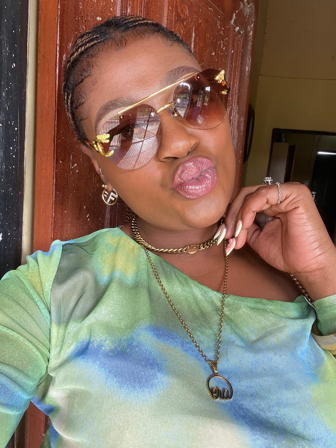 Customer photo review of Gold Era Choker & Necklace Combo