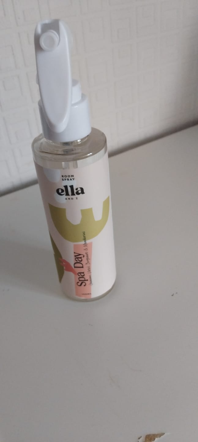 Customer photo review of Spa Day Room Spray