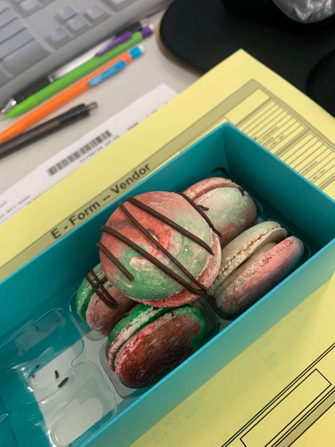Customer photo review of Christmas Tree Cake XL Macarons - Pack of 6