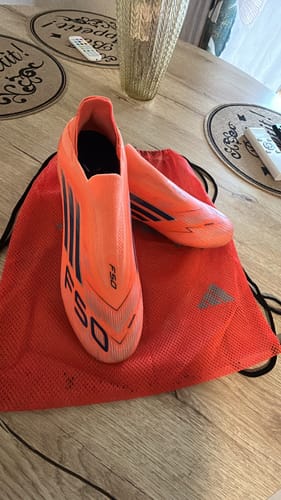 Customer photo review of F50 Laceless Elite FG Coral Blaze - Orange/Bleu
