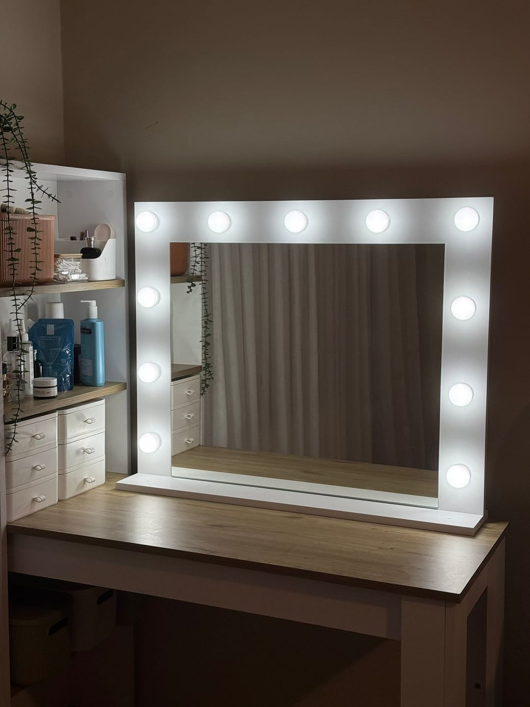 Customer photo review of Rani EF108 Hollywood Işıklı Ayna Kulis Makyaj Aynası Spot Işıklar Dahil Ayna Beyaz
