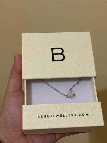 Customer photo review of Lila Clover Necklace