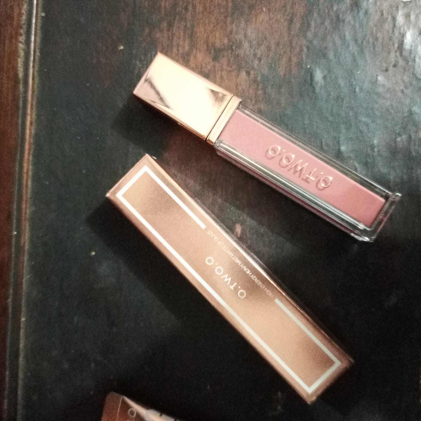 Customer photo review of O.TWO.O HIGH ENERGY HEAVY MIST MATTE LIP GLAZE
