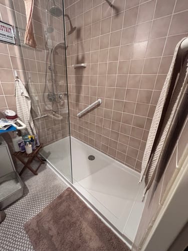 Customer photo review of SONNI Walk In/ Begehbare Dusche Duschabtrennung Duschwand Nano Klarglas Glasstärke 8mm Breite 70-120cm