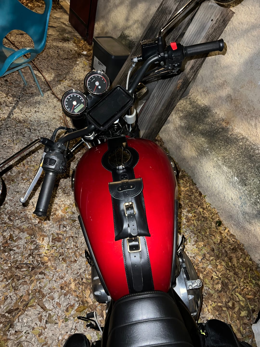 Customer photo review of interceptor/gt/bear 650: moto exclusive tank strap