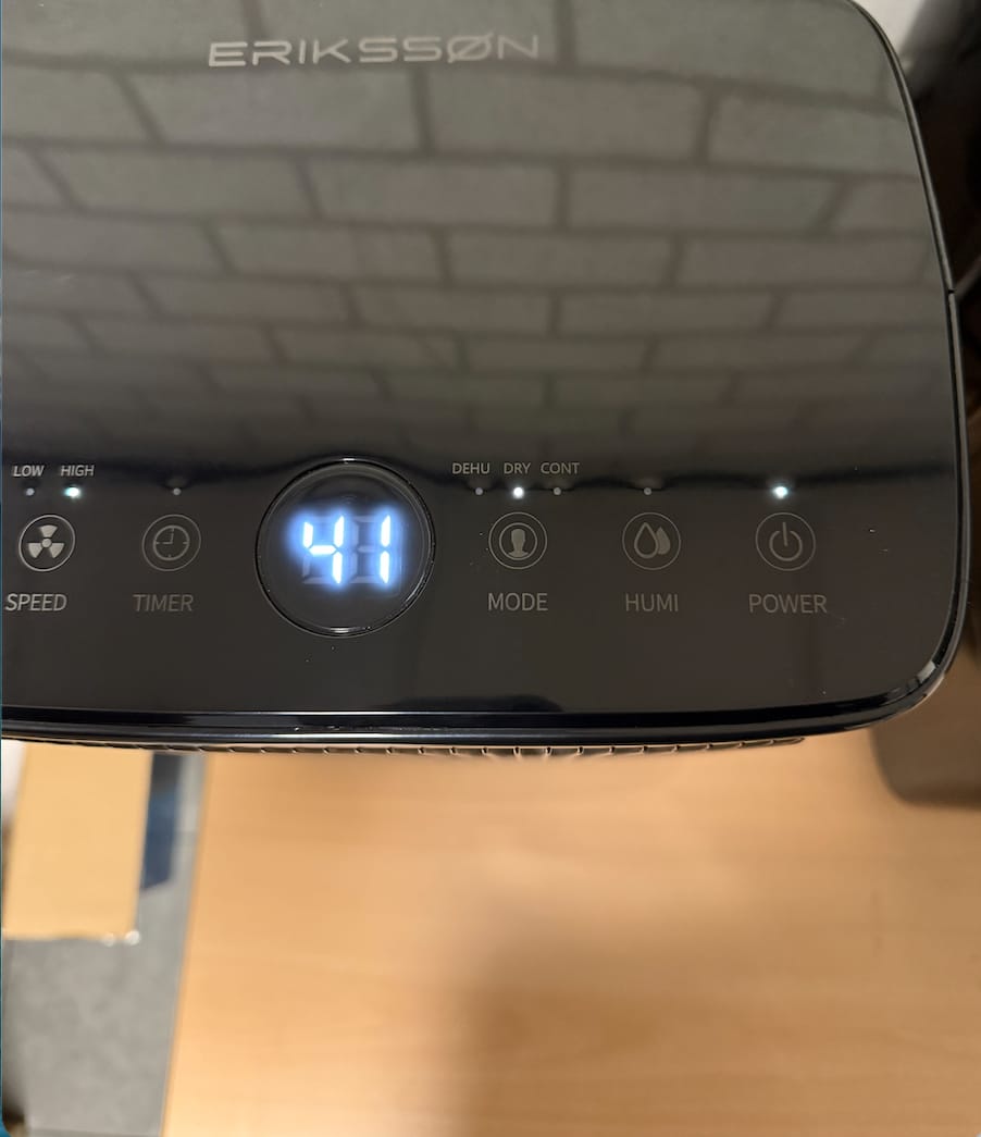 Customer photo review of Erikssøn Luchtontvochtiger - Dry Pro Plus - Tot 16L / dag - Zwart