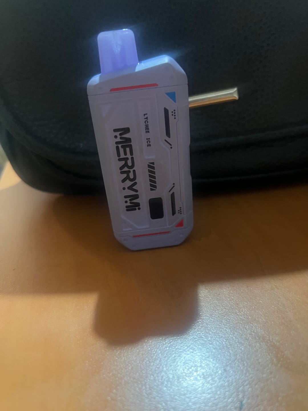 Customer photo review of Merry-Mi - M-Mecha 16K - Puff / Vape Jetable - 3% Nicotine