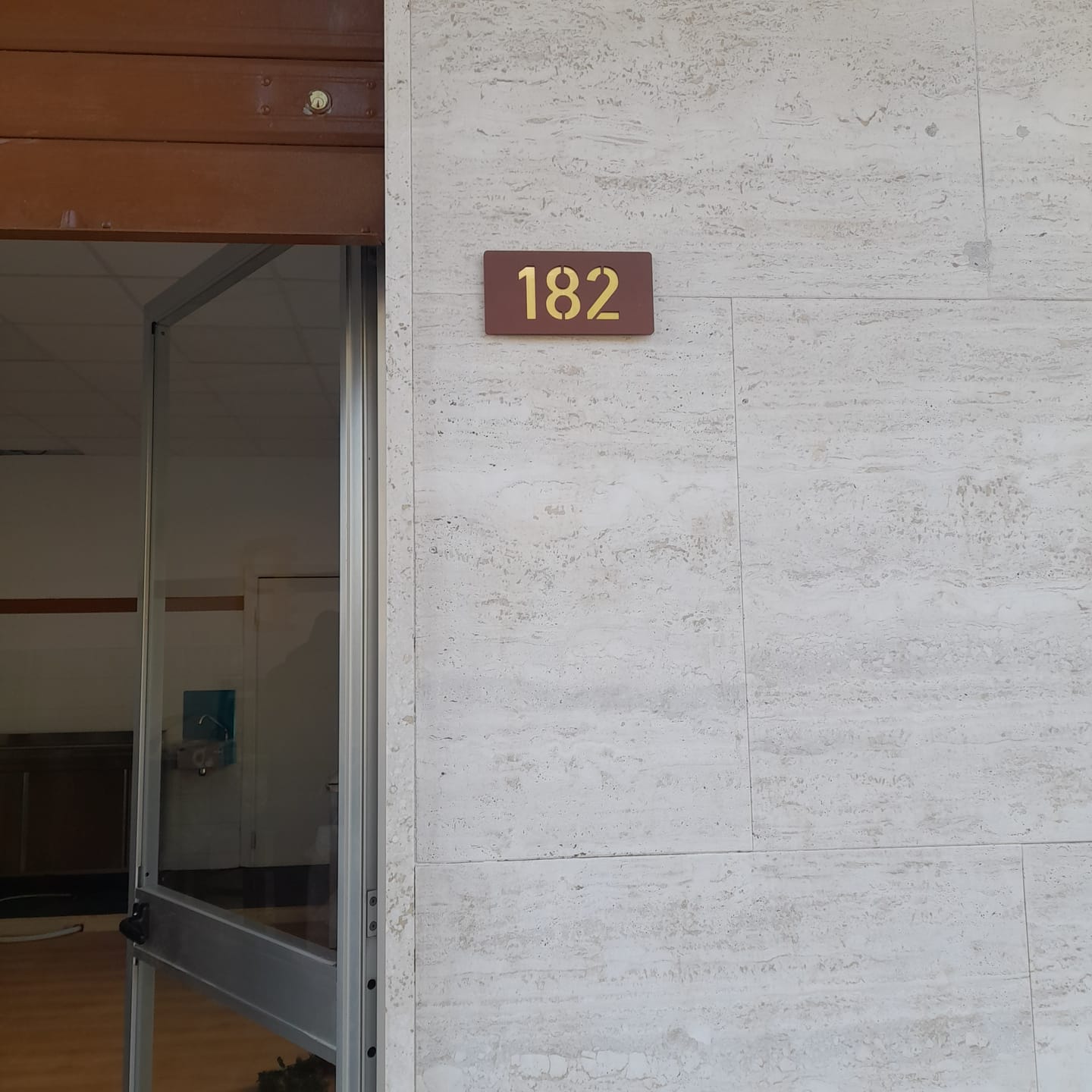 Customer photo review of Numero civico modello Stencil Horizontal