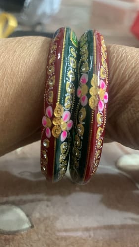 Customer photo review of "Aaj Ka Aabhushan" Red - Green Pola 916 22k