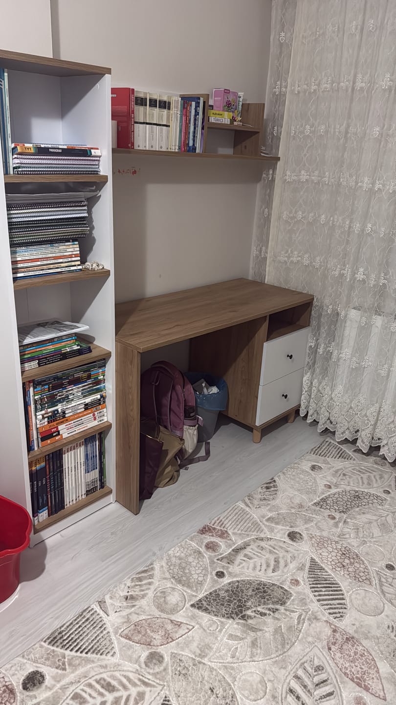 Customer photo review of Rani HA115 Çekmeceli Kitaplıklı Çalışma Ofis Bilgisayar Masası Sepet Ceviz - Beyaz