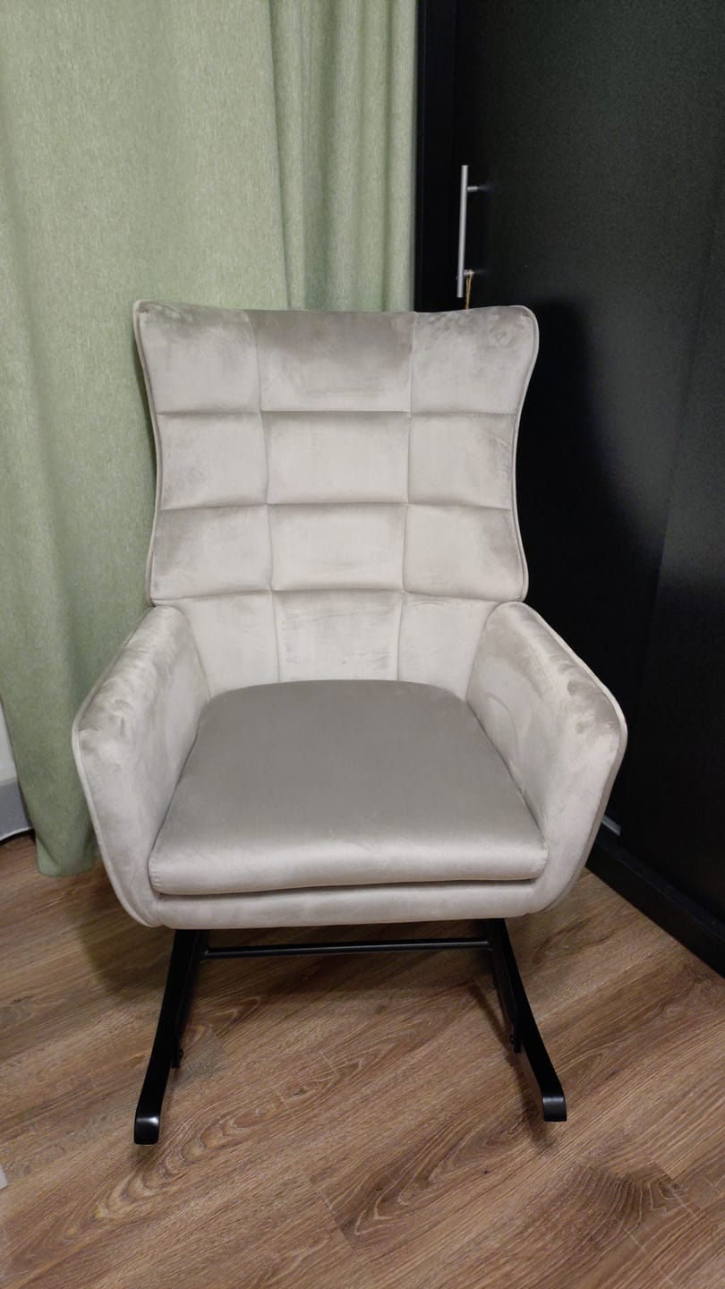 Customer photo review of Fotoliu balansoar BAZALTO, bej/negru, stofa catifelata, 70x90x92 cm