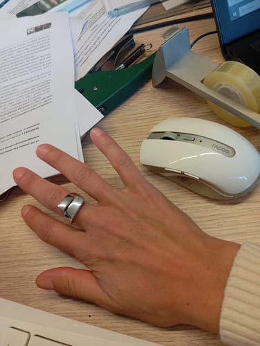 Customer photo review of Anello Rettangolare con Zirconi Bianchi