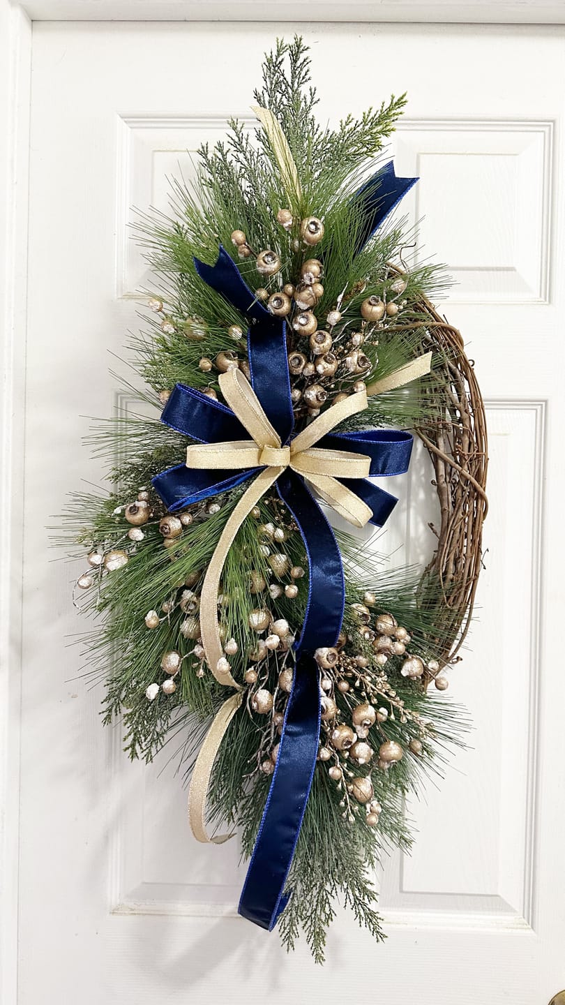 Customer photo review of 14" Oval Grapevine Wreath - DECOE-033