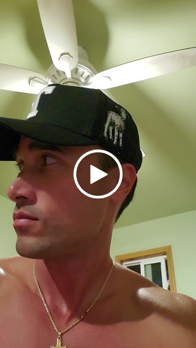 Customer video review of ‘7’ Premium Wool Blend SnapBack - Black/White