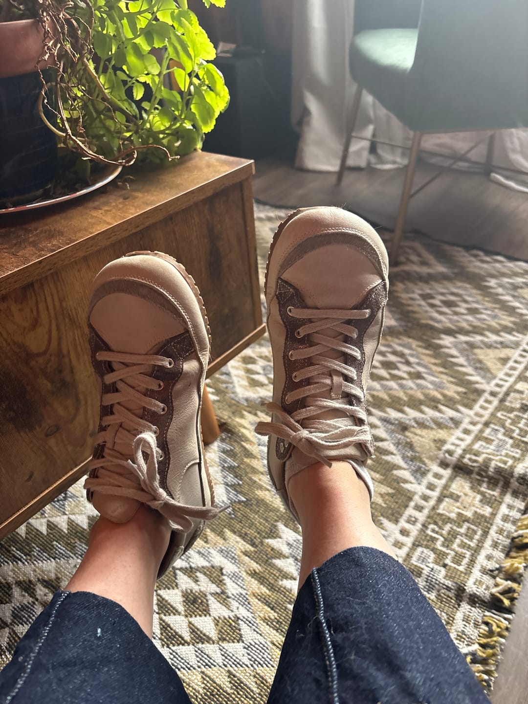 Customer photo review of Zapatilla A2. Plateada