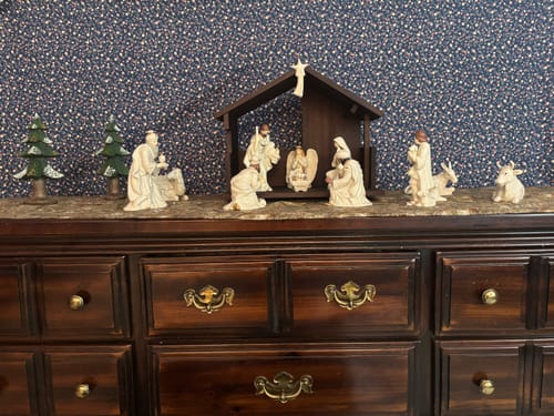 Customer photo review of Belleek Living 15 Piece Nativity Set