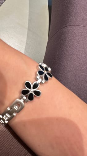 Customer photo review of NEU: Apple Watch Metallarmband "Flora"