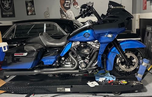 Customer photo review of HR3 Mako Shark Fade Complete Body Fairing Kit For Harley CVO Road Glide  FLTRXSE 15-23