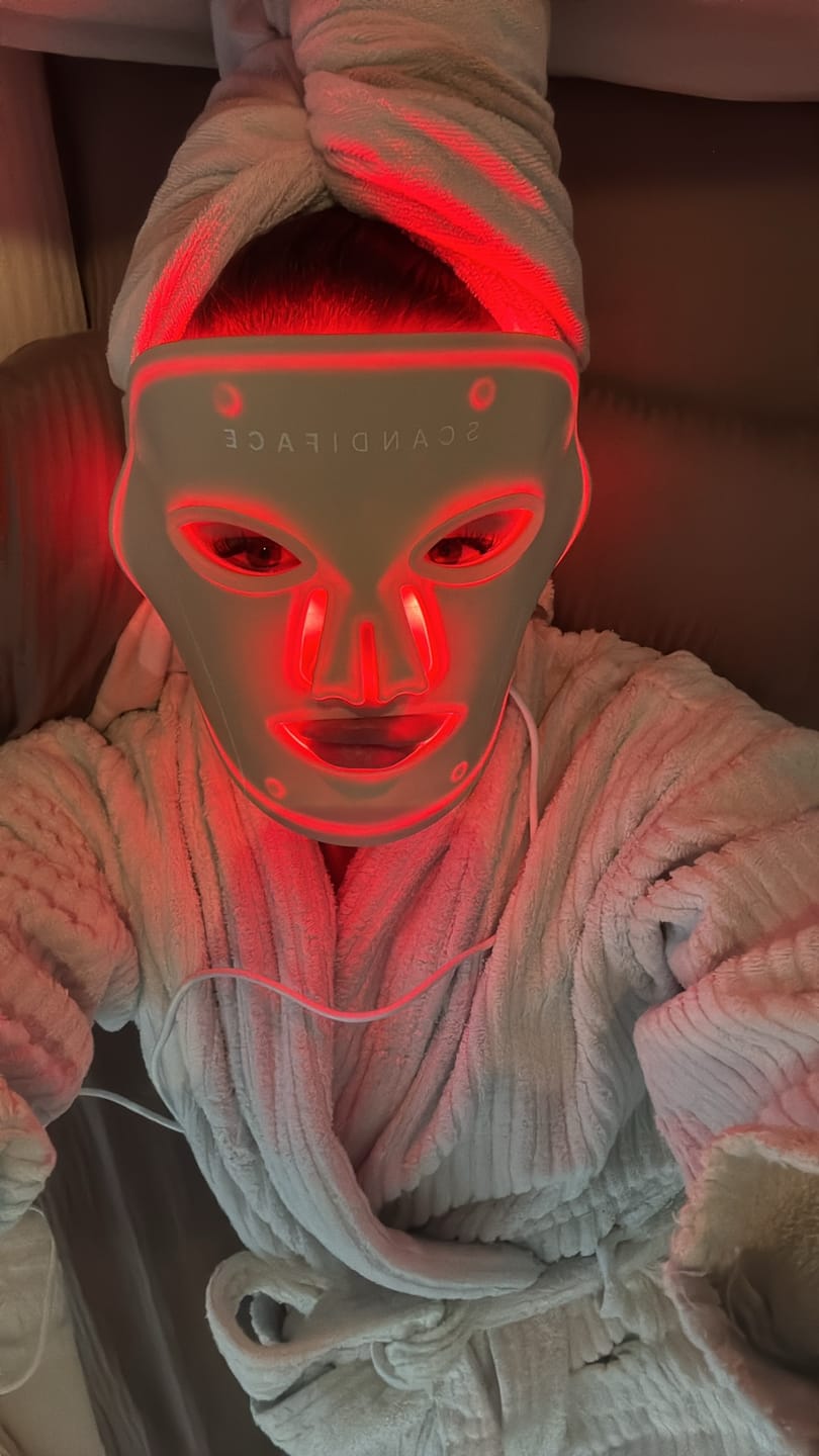 Customer photo review of Skinboosting LED mask