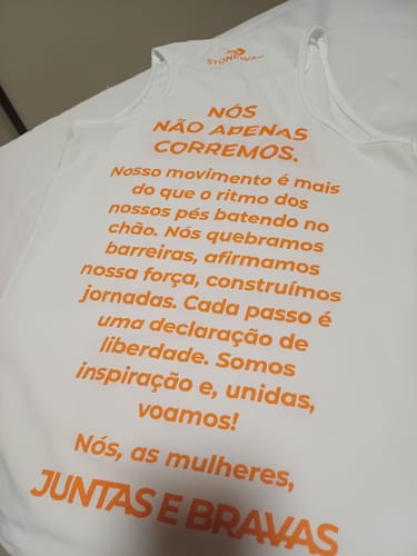 Customer photo review of Regata Juntas e Bravas - Branco e Laranja