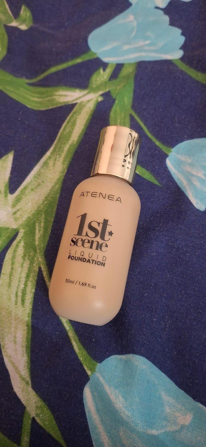 Customer photo review of BASE DE MAQUILLAJE LÍQUIDA 1ST SCENE