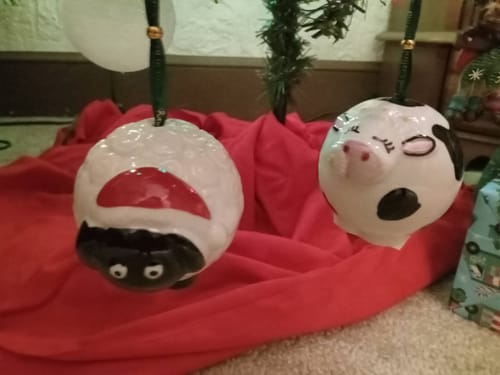 Customer photo review of Belleek Classic Daisy the Cow Hanging Ornament