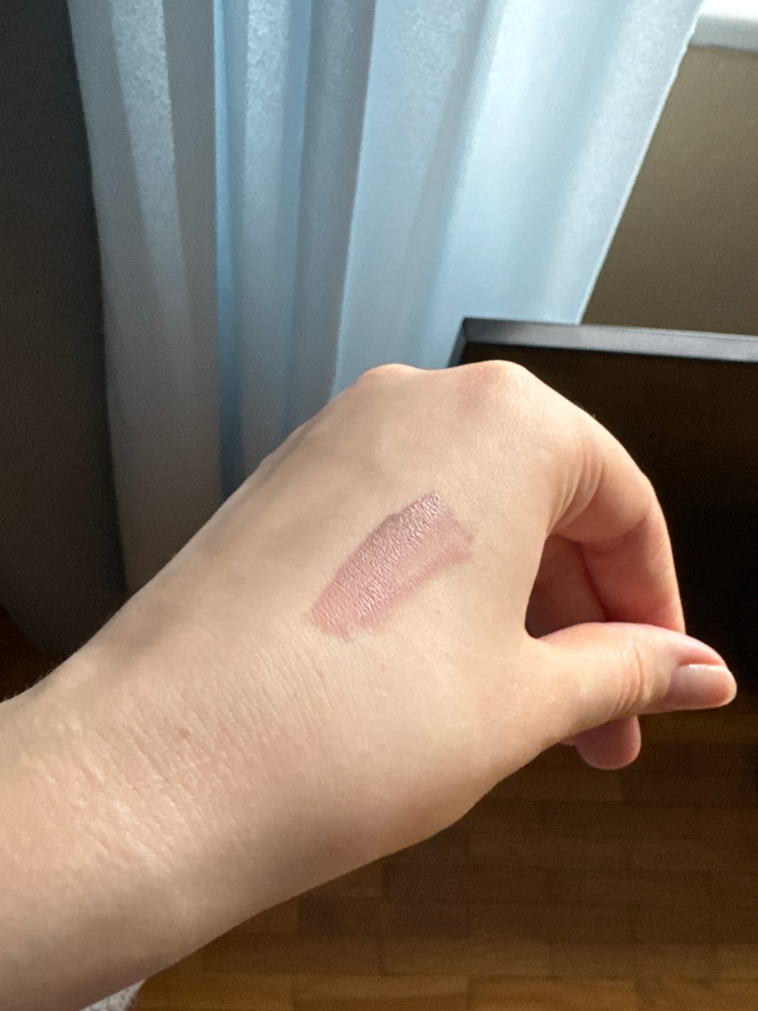 Customer photo review of Šķidras pigmentētas acu ēnas Vivienne Sabo Artiste Liquid Eyeshadow