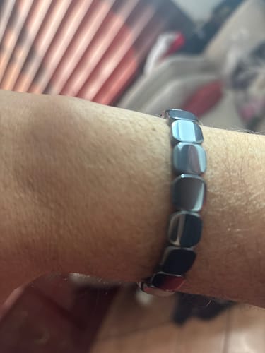 Customer photo review of Pulsera Hora Hematita