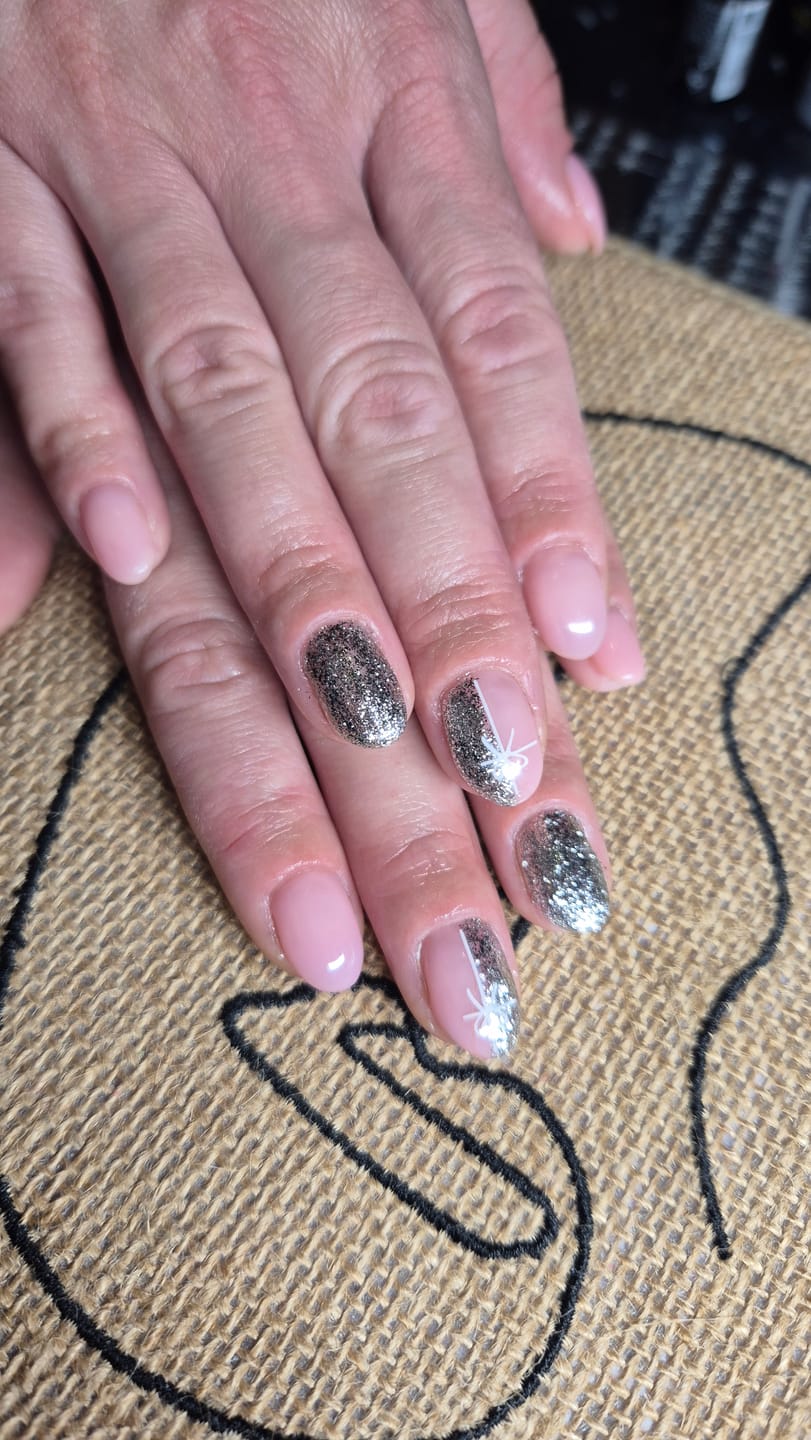Customer photo review of Semilac 292 Silver Shimmer UV Gel Polish