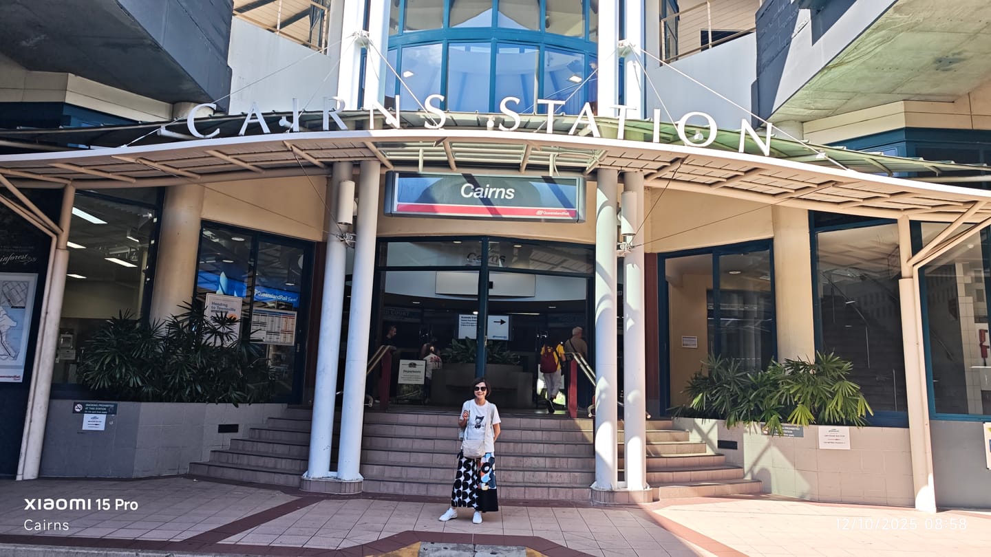 Customer photo review of UQ Graduation Bear