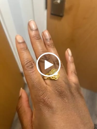 Customer video review of In Bloom Flower Ring Gold