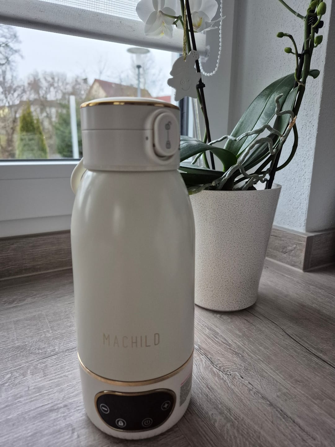 Customer photo review of Tragbarer Fläschchenwärmer + Milchpulverbox (weiß) + Schnell-Ladegerät
