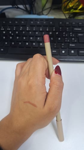 Customer photo review of LÁPIZ DELINEADOR COLOR PENCIL