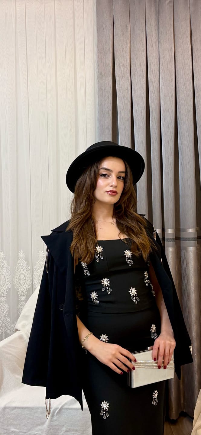 Customer photo review of Ultımate Muse Kristal Maxi Etekli Takım