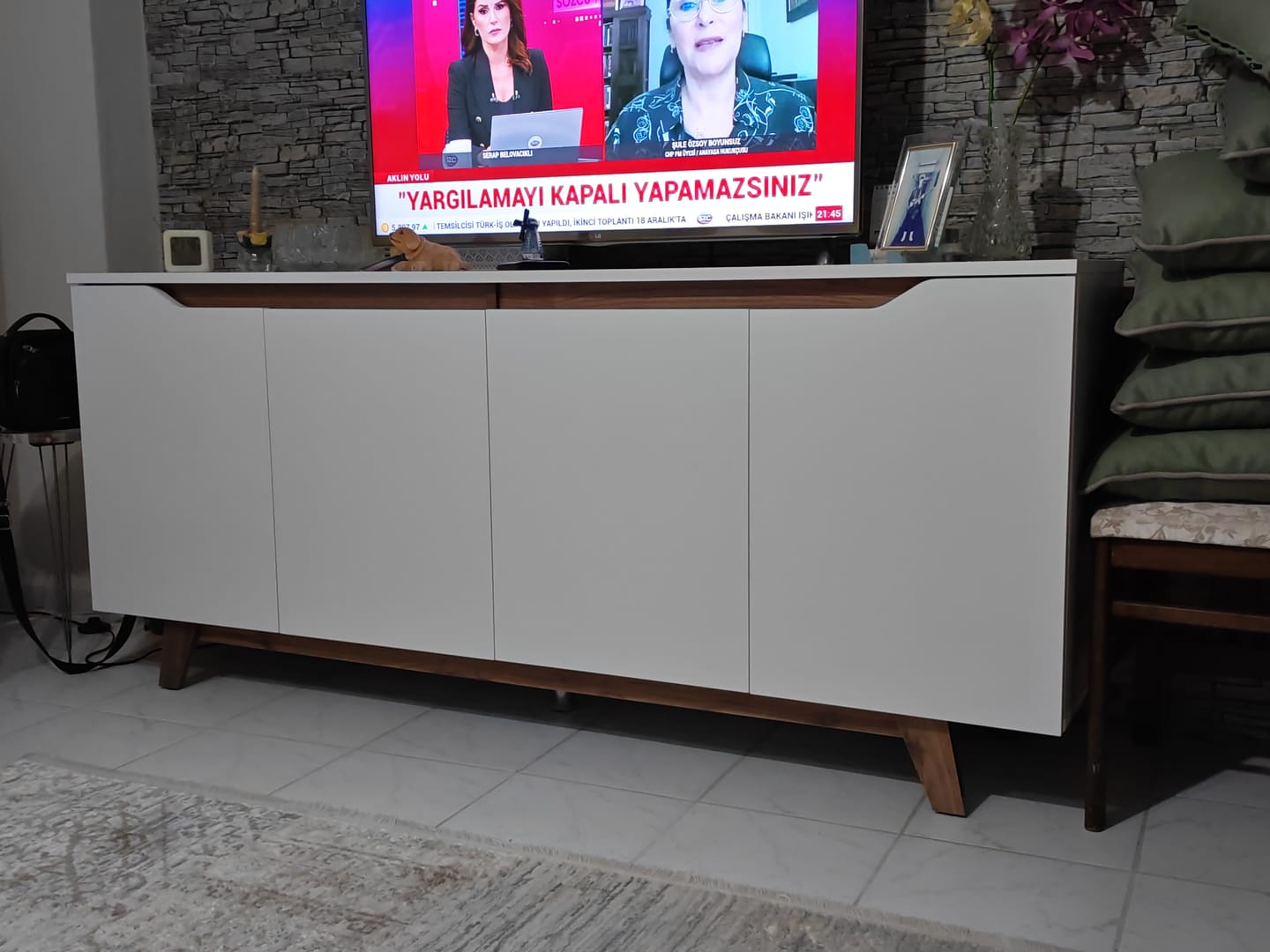 Customer photo review of Rani GD102 Modern Ayaklı Konsol Beyaz - Minyatür Ceviz