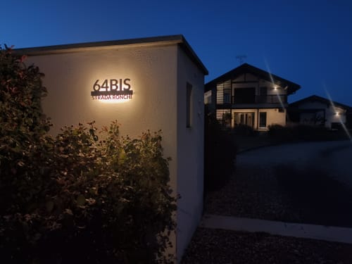 Customer photo review of Numero civico luminoso modello Line Ray 02