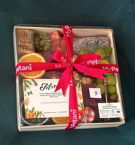 Customer photo review of TRX Tun Razak Exchange Extra Gold Fruit Grazing Platter (15 pc Ferrero) [Malaysia]