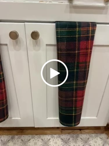 Customer video review of Classic Plaid Towel