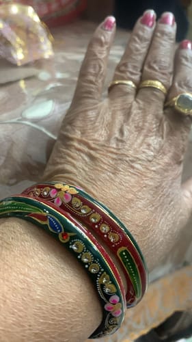 Customer photo review of "Aaj Ka Aabhushan" Red - Green Pola 916 22k