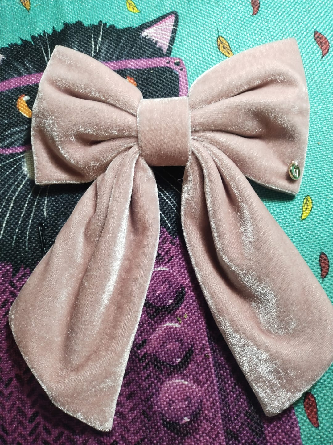 Customer photo review of Moño - Large velvet Bows