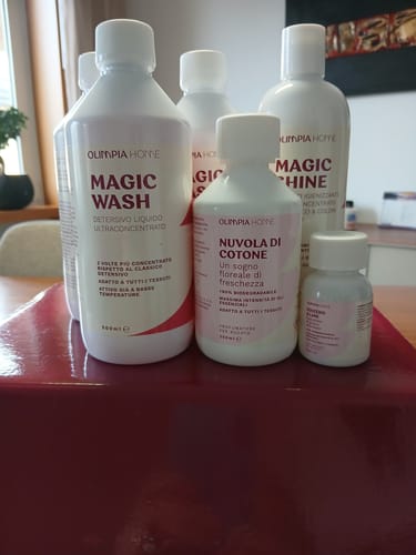 Customer photo review of Magic Wash - Il Detersivo Professionale per un Bucato Perfetto