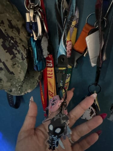 Customer photo review of Shadow Beru Keystrap Bundle (Solo Leveling)