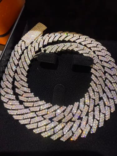 Customer photo review of S925 Moissanite Diamond Prong Cuban Link Chain in White Gold - 13mm