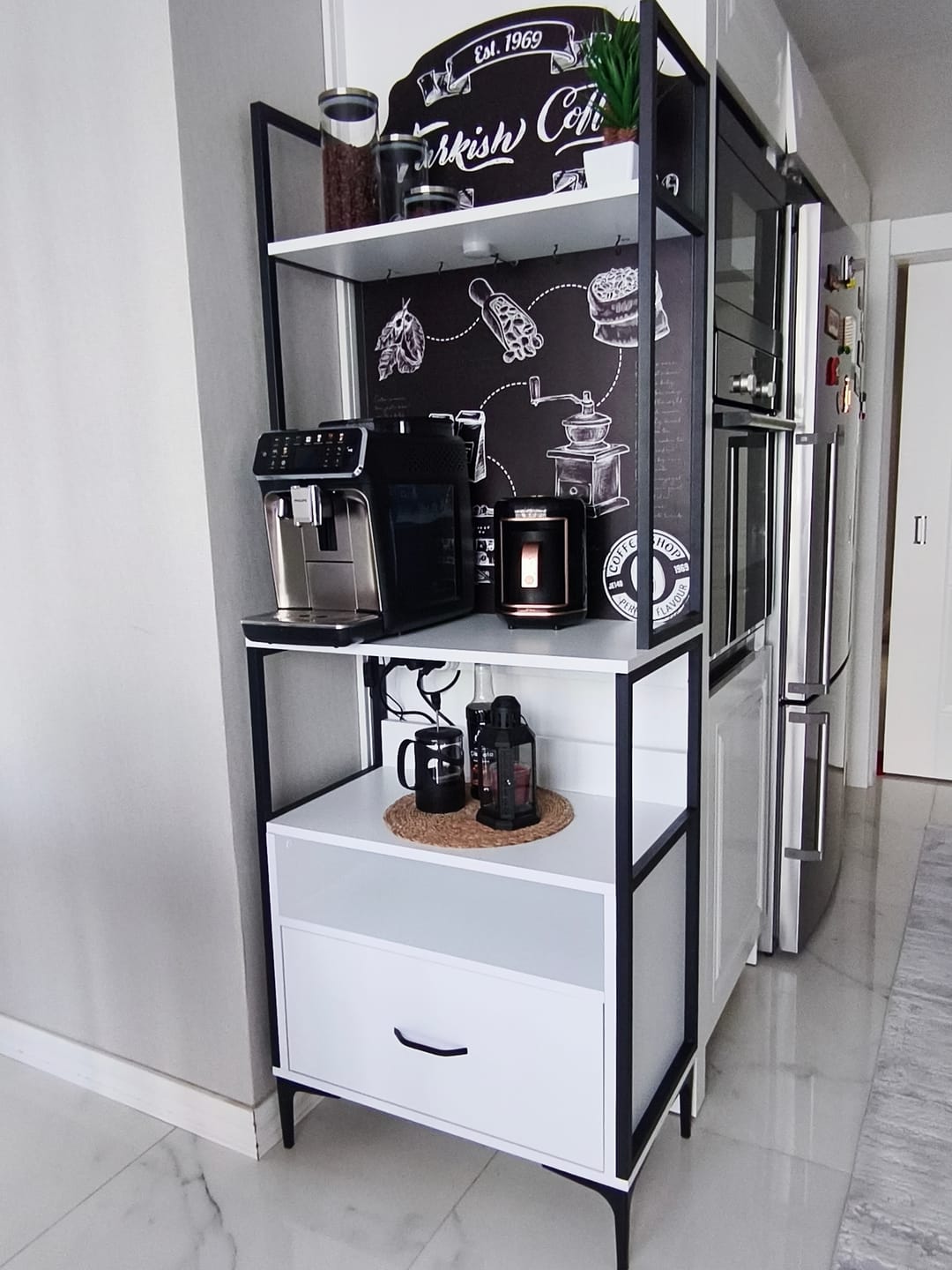 Customer photo review of Rani JE155 Işıklı Kahve Köşesi Çekmeceli Çok Amaçlı Mutfak Dolabı Beyaz