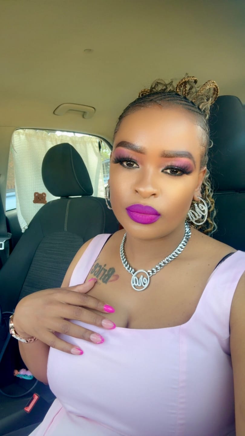 Customer photo review of Era Luxe Silver Choker