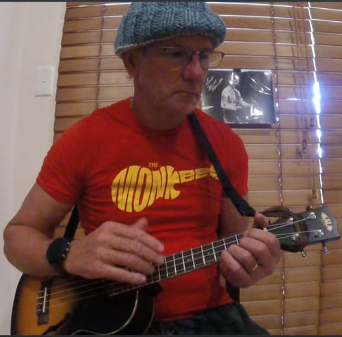 Customer photo review of KA-JTE-2TS Jazz Archtop Electric Tenor Ukulele FREE Postage FREE Online Lesson